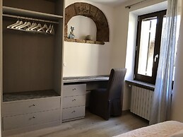 The Window on the Cathedral - Superior