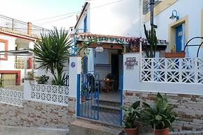 Casa Maruja en Cutar con Jacuzzi y Wifi Fibra