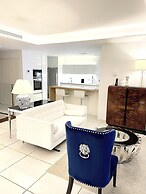 MONDRIAN Luxury Suites & Villas