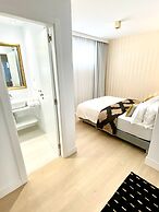 MONDRIAN Luxury Suites & Villas