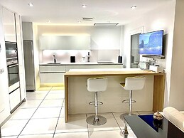 MONDRIAN Luxury Suites & Villas