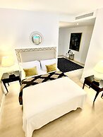 MONDRIAN Luxury Suites & Villas