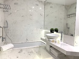 MONDRIAN Luxury Suites & Villas