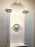 MONDRIAN Luxury Suites & Villas