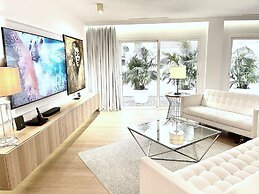 MONDRIAN Luxury Suites & Villas