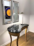 MONDRIAN Luxury Suites & Villas