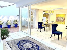 MONDRIAN Luxury Suites & Villas