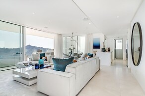 MONDRIAN Luxury Suites & Villas