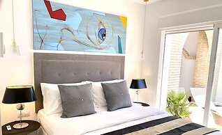 MONDRIAN Luxury Suites & Villas