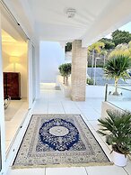 MONDRIAN Luxury Suites & Villas