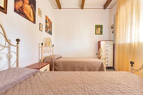 2147 Villa Giulia & Sara