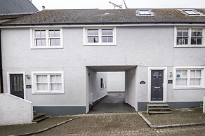 Harry's - 2 Bedroom Holiday Home - Tenby