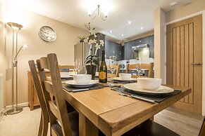 Harry's - 2 Bedroom Holiday Home - Tenby