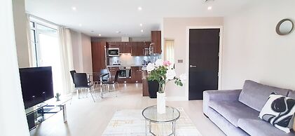 Two Bed Serviced Apt in Old Street