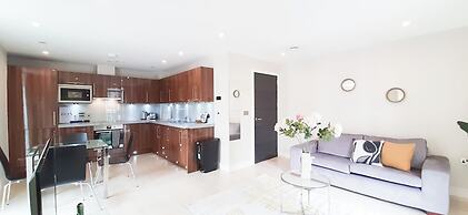 Two Bed Serviced Apt in Old Street