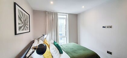 Two Bed Serviced Apt in Old Street