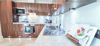 Two Bed Serviced Apt in Old Street