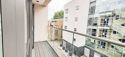 Two Bed Serviced Apt in Old Street