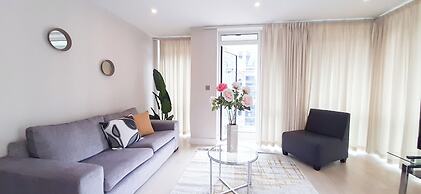 Two Bed Serviced Apt in Old Street