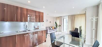 Two Bed Serviced Apt in Old Street