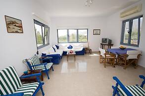 Family Holidays House Koutsouras by GHH