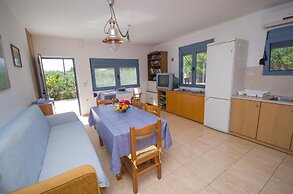 Family Holidays House Koutsouras by GHH