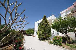 Family Holidays House Koutsouras by GHH