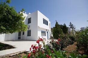 Family Holidays House Koutsouras by GHH