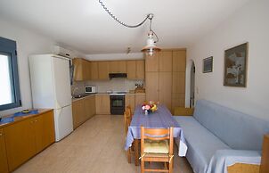 Family Holidays House Koutsouras by GHH