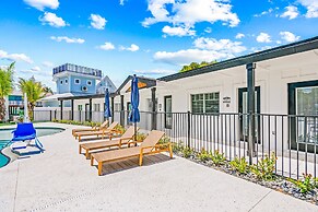 Pelican Post at Anna Maria Island Inn