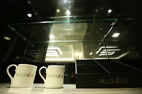 Hotel Million Day