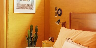 MOOD HAUS by DW - 70's Retro Stays