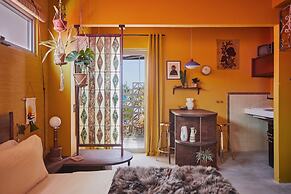 MOOD HAUS by DW - 70's Retro Stays