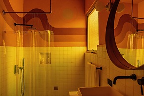 MOOD HAUS by DW - 70's Retro Stays