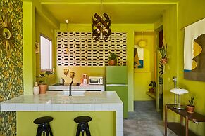 MOOD HAUS by DW - 70's Retro Stays
