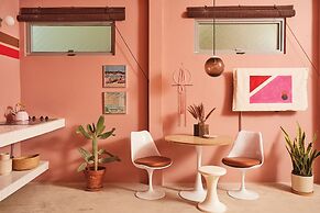 MOOD HAUS by DW - 70's Retro Stays