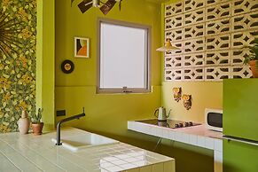 MOOD HAUS by DW - 70's Retro Stays