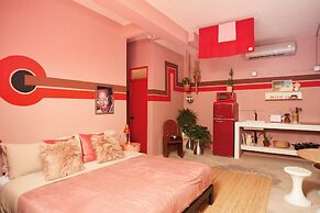MOOD HAUS by DW - 70's Retro Stays