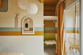 MOOD HAUS by DW - 70's Retro Stays