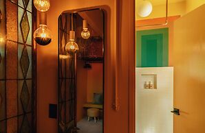 MOOD HAUS by DW - 70's Retro Stays
