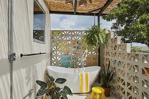 MOOD HAUS by DW - 70's Retro Stays