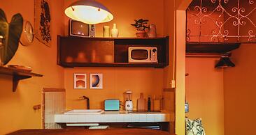 MOOD HAUS by DW - 70's Retro Stays