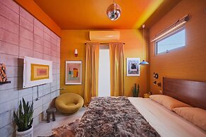 MOOD HAUS by DW - 70's Retro Stays