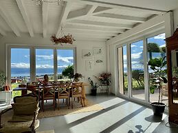 Stunning 6-bed Villa in Etoy