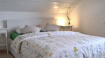 Stunning 6-bed Villa in Etoy