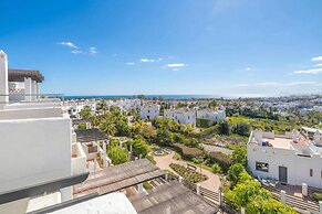 Sunset Golf Apartments