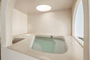 Oyster Luxury Suites