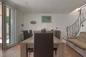 2042 Villa Rossella Blu