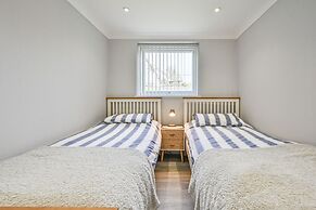 Captivating 2-bed Villa in Millendreath Near Looe