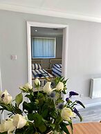 Captivating 2-bed Villa in Millendreath Near Looe